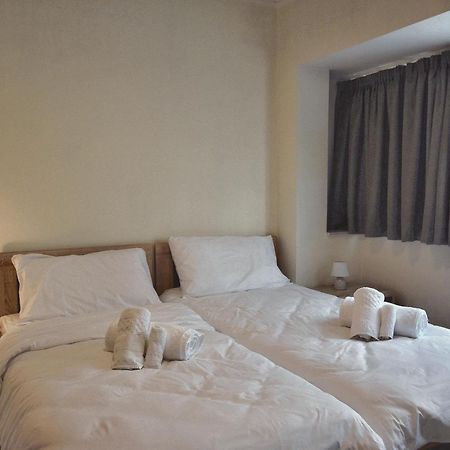 2 Bedroom, Central And Spacious Apartment With Sea View - 2 음시다 외부 사진