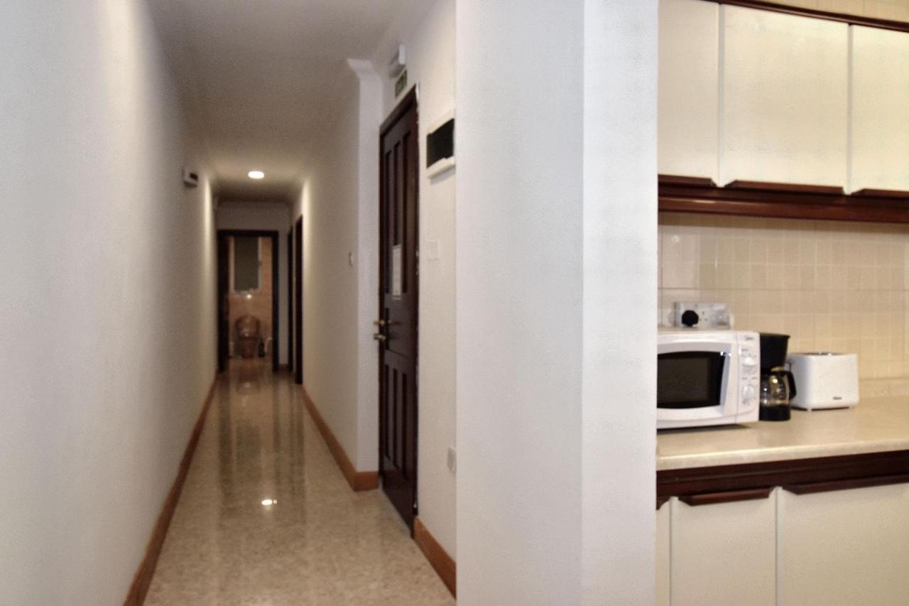 2 Bedroom, Central And Spacious Apartment With Sea View - 2 음시다 외부 사진