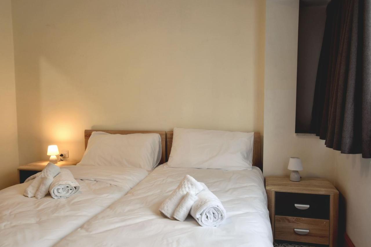 2 Bedroom, Central And Spacious Apartment With Sea View - 2 음시다 외부 사진