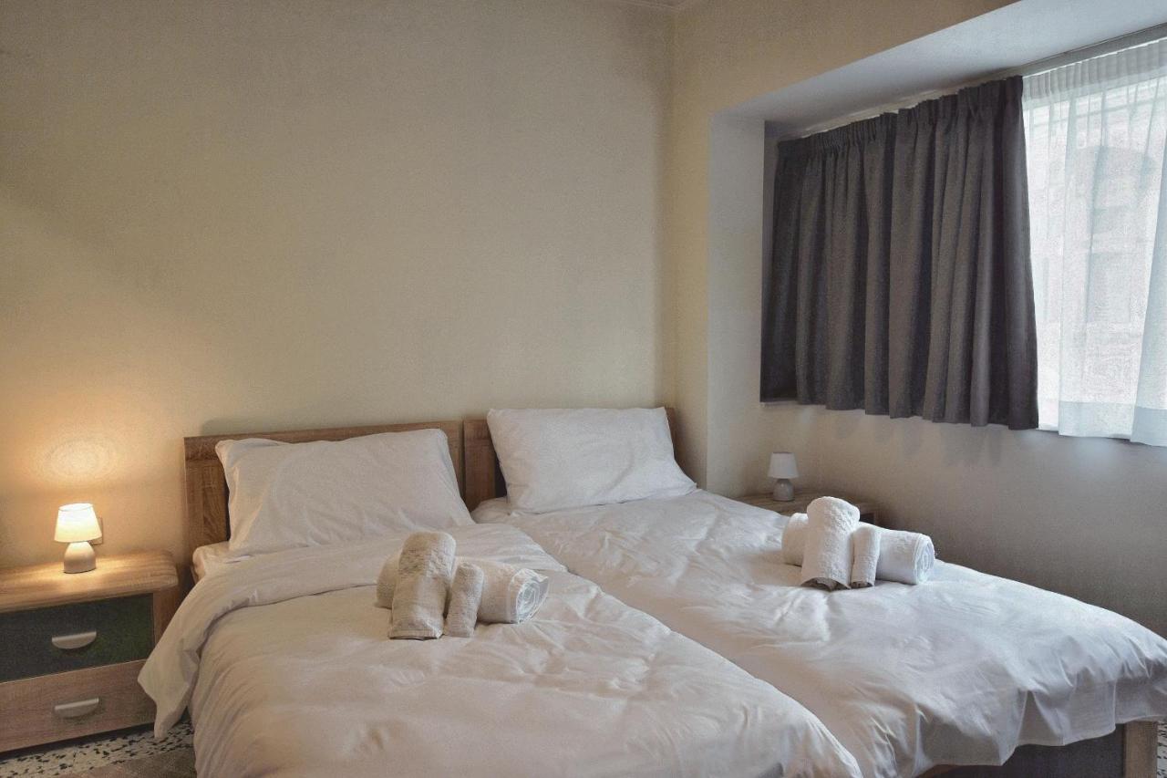 2 Bedroom, Central And Spacious Apartment With Sea View - 2 음시다 외부 사진