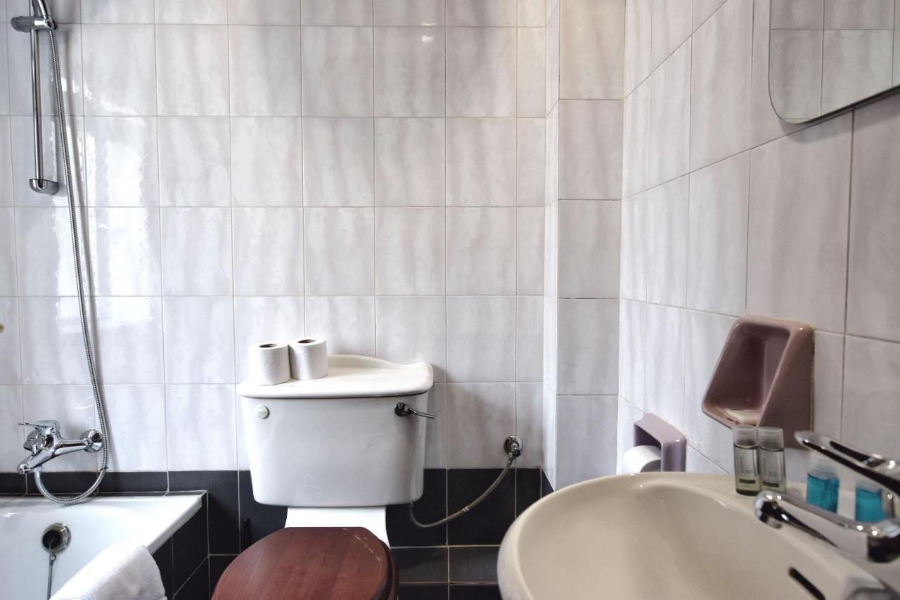 2 Bedroom, Central And Spacious Apartment With Sea View - 2 음시다 외부 사진